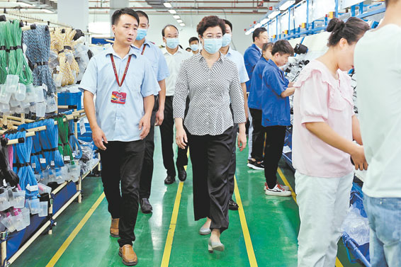 趙璟在商洛高新區(qū)調(diào)研時(shí)強(qiáng)調(diào) 堅(jiān)持創(chuàng)新引領(lǐng)突出產(chǎn)業(yè)主攻打造商洛高質(zhì)量發(fā)展動(dòng)力引擎