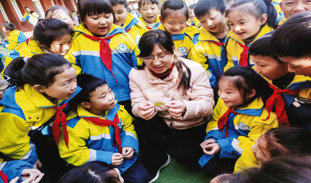 用愛滋潤(rùn)孩子們的心田