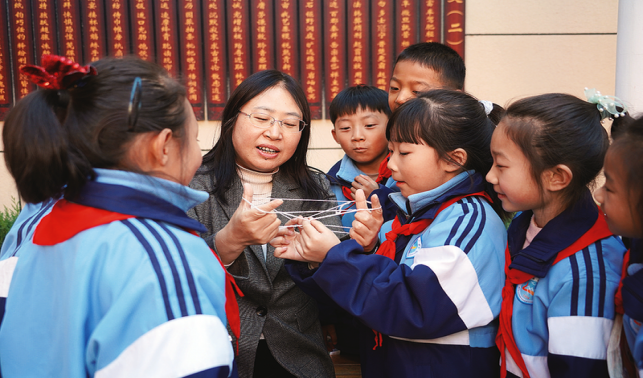 三尺講臺(tái)守初心