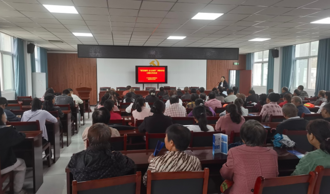 商洛市委網(wǎng)信辦開展網(wǎng)絡舉報主題宣傳活動護航“銀發(fā)族”與“小網(wǎng)民”