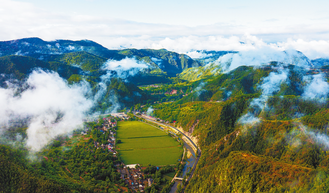 豐收時(shí)節(jié)笑容甜