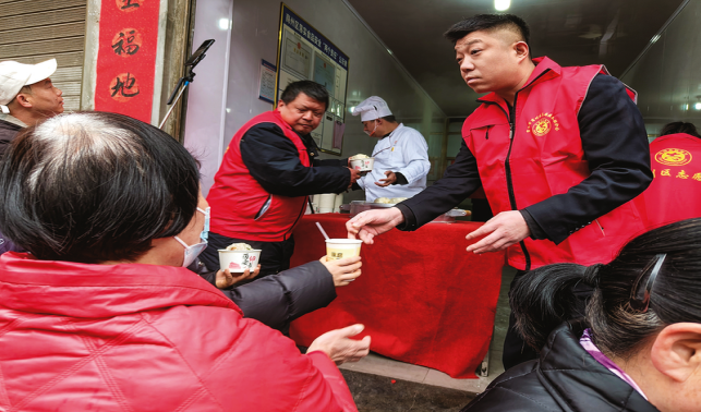 點(diǎn)點(diǎn)微光，溫暖滿(mǎn)城