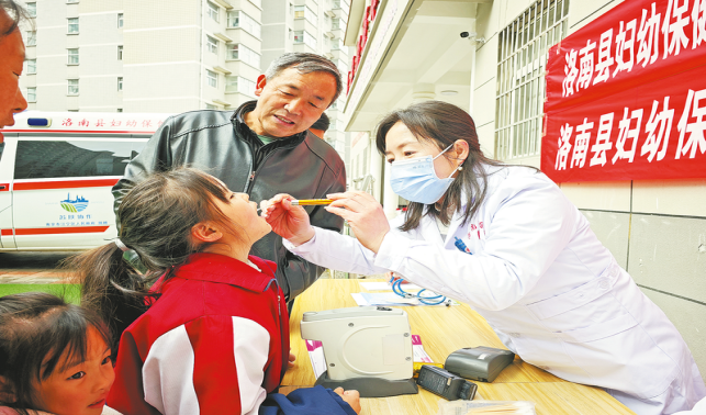 “五健”行動(dòng)進(jìn)社區(qū)    早防早治護(hù)成長(zhǎng)