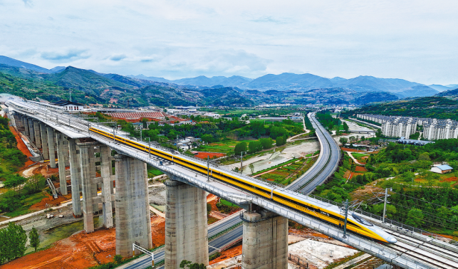 西十高鐵啟動(dòng)時(shí)速385公里提速試驗(yàn)