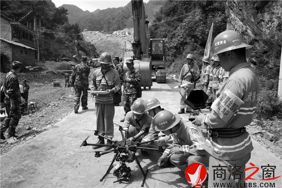 準備起飛無人機，空中監(jiān)測地質(zhì)隱患點