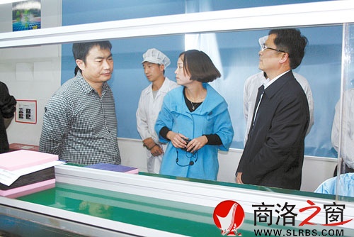 商丹園區(qū)黨工委副書記、管委會(huì)常務(wù)副主任崔孝栓檢查指導(dǎo)工作