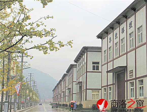 規(guī)模宏大的工業(yè)孵化園，讓云鎮(zhèn)村村民在家門口就能打工掙錢。
