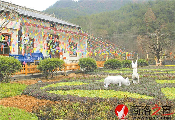 坐落于田園風(fēng)光中的農(nóng)家小院，別有一番詩情畫意。