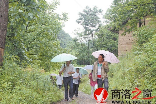 柞水計生局用心服務暖民心