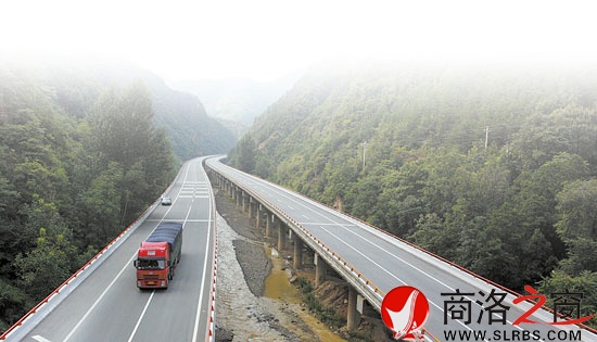 由公路局華通公司承建的福銀高速山陽段