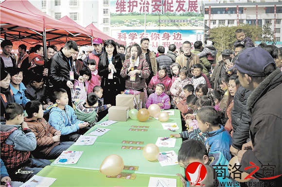 團(tuán)組織開展關(guān)愛農(nóng)村留守兒童活動(dòng)