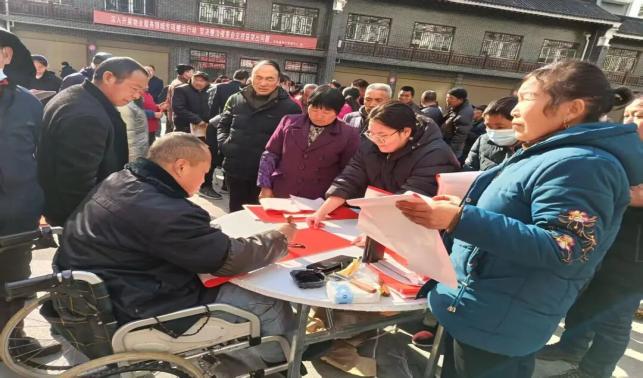 丹鳳縣走出“搬遷+產業(yè)+就業(yè)”新路子