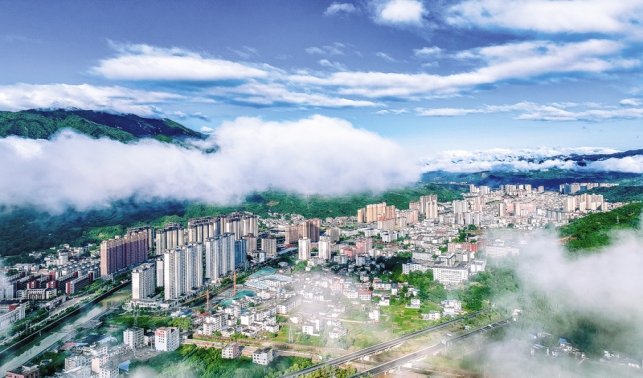 萬(wàn)物競(jìng)發(fā)涌春潮 奮楫篤行啟征程