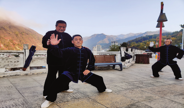 東坡廣場太極人